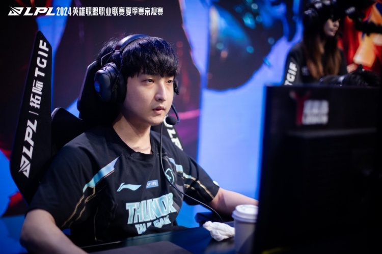 TT赛后返图:脸色惨白 这一场丢的太不应该了!