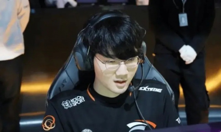 Viper以2149分打破记录登顶韩服,超越Chovy的2087分记录