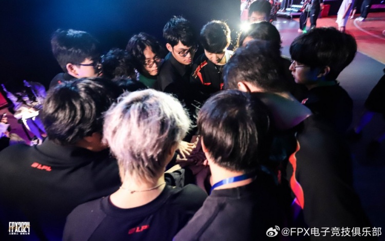 鏖战击败TT后,FPX官博发文:化长风渡崎岖山川,我们继续加油!