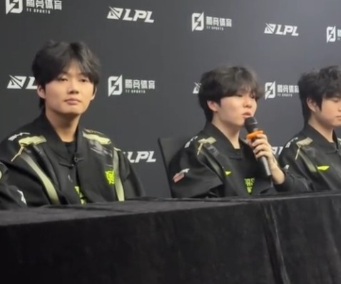 第三局为什么选豹女?Rookie:选豹女就是自己玩,给我拖时间发育