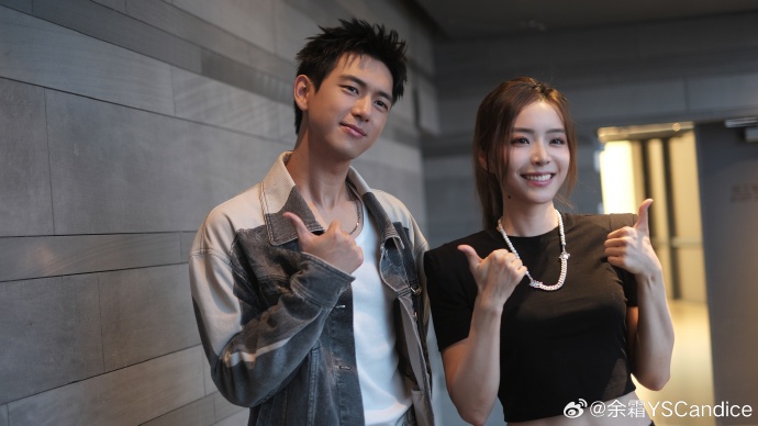 余霜晒照:见到了现哥和熊敦瀚 是幸福快乐的一天呀!!!