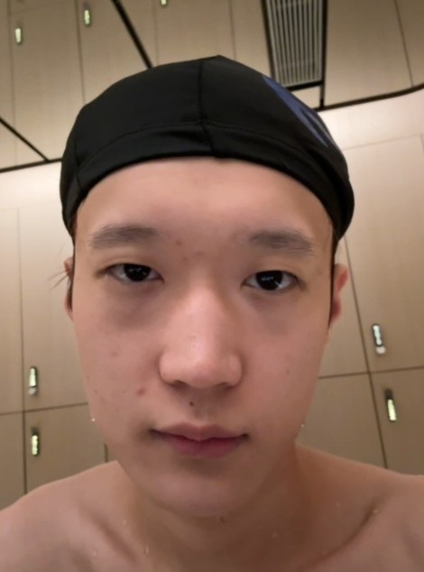 诗人握持!AL中单选手Shanks分享大头照:去游泳咯? 