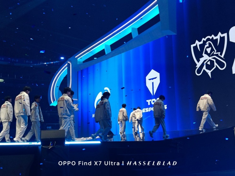 LPL出征仪式返图:世界的舞台广阔无限,期待你们的精彩表现!