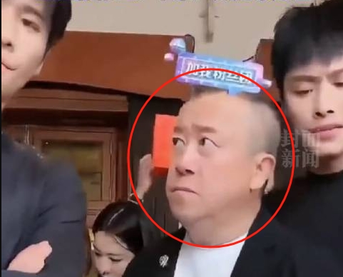 给演员曾志伟都看傻咧!小杨哥直播间宣传美诚为香港高端月饼 老曾表情出卖一切...