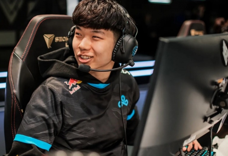 FLY经理谈试图签下JoJo:想让Bwipo转教练辅导,但JoJo没接受提议