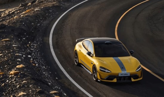 小米汽车谈刹车盘表面有"裂纹":涂层碳陶盘固有特性