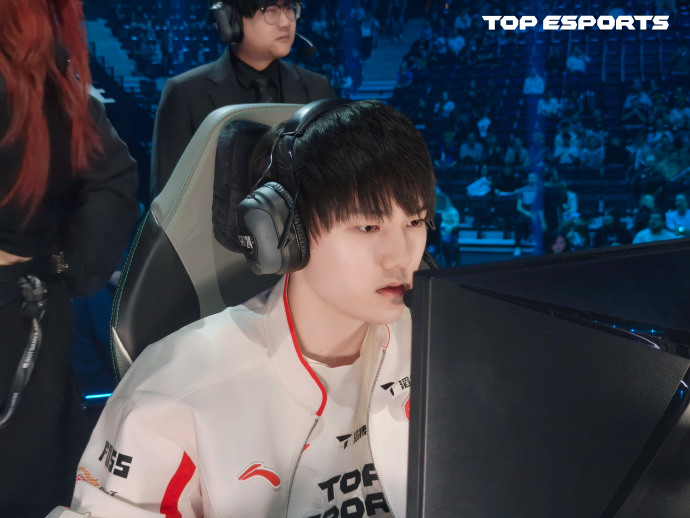 爆料人:JKL明年一定不会回iG 除非TES直接散队了 他和苏小洛关系不好