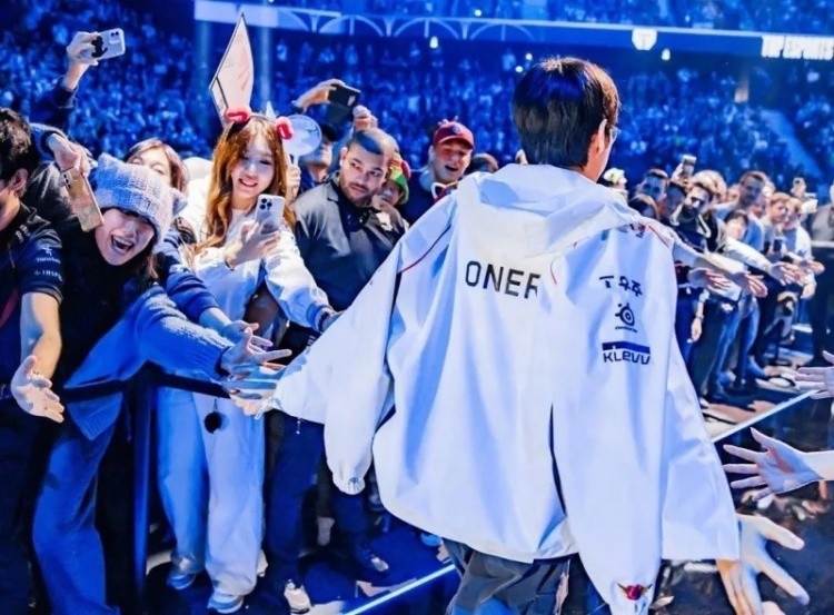 怕毒奶!Oner:离决赛还有一周,看大家都说T1是冠军,我就很害怕