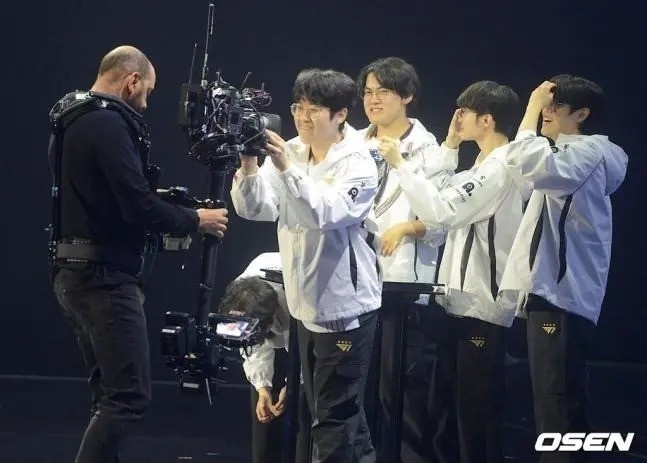 韩媒:T1开出3+1和1+1均遭拒,四点赶到仁川Zeus已于3.40签约