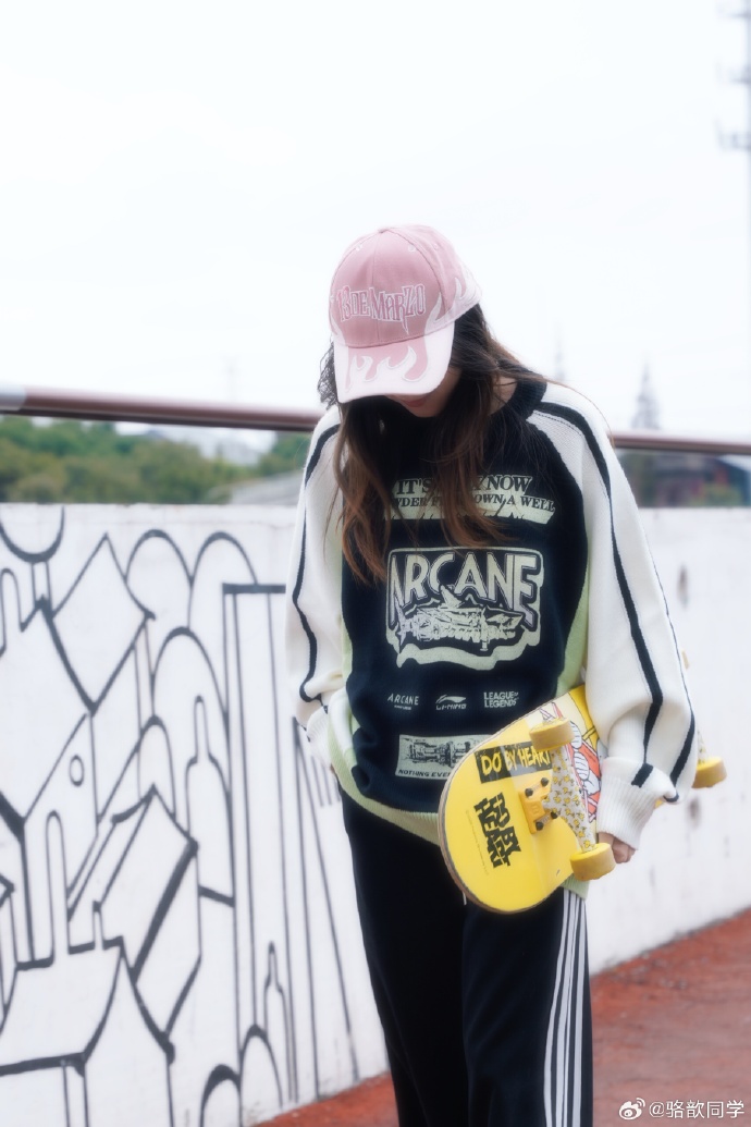 骆歆晒照:没有人能不爱运动休闲风!