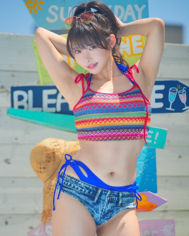 结实蜜大腿太冲击!日本正妹 Coser「仆プリ」化身超杀版「春丽」,不能只有小编看到!