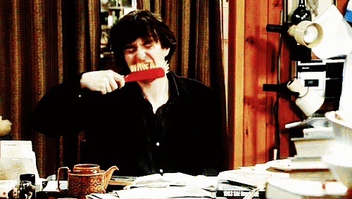 牙齿有多影响颜值?用力刷牙会加速牙齿发黄