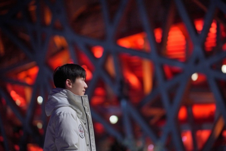 JDG官博发布返图:小咪帅照x4