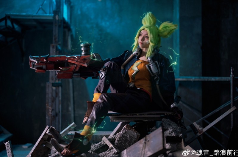 英雄联盟同人cos分享:泽丽完成度太高 从道具到妆造属实一流~