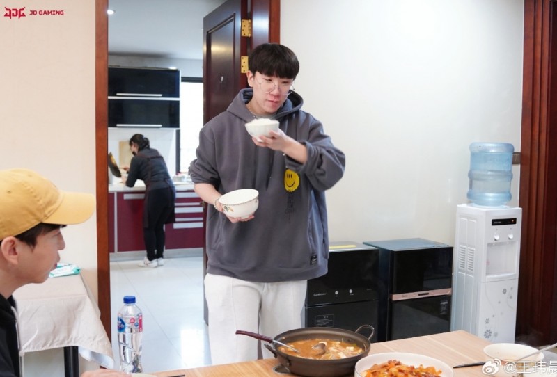 媒体人为Ruler鸣不平:他来中国年纪确实大了 从头开始学中文很难!