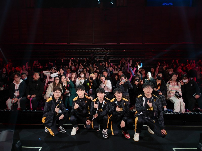 LPL选手分享照片:与召唤师玩家们一起沉浸式共享LPL全明星双城之夜