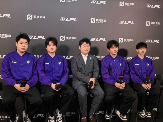 Rosielove:ID是因为我喜欢Blackpink里的Rosé,就叫Rosielove了