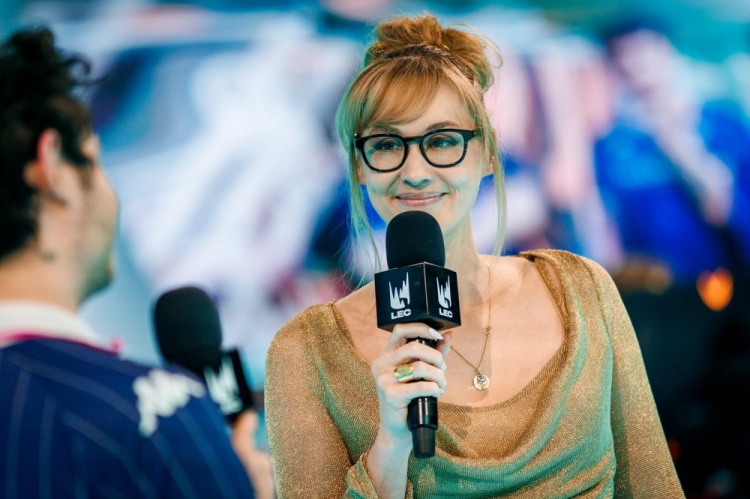 LEC主持Sjokz晒照:我有一些秘密事务处理,但我会回来参加季后赛