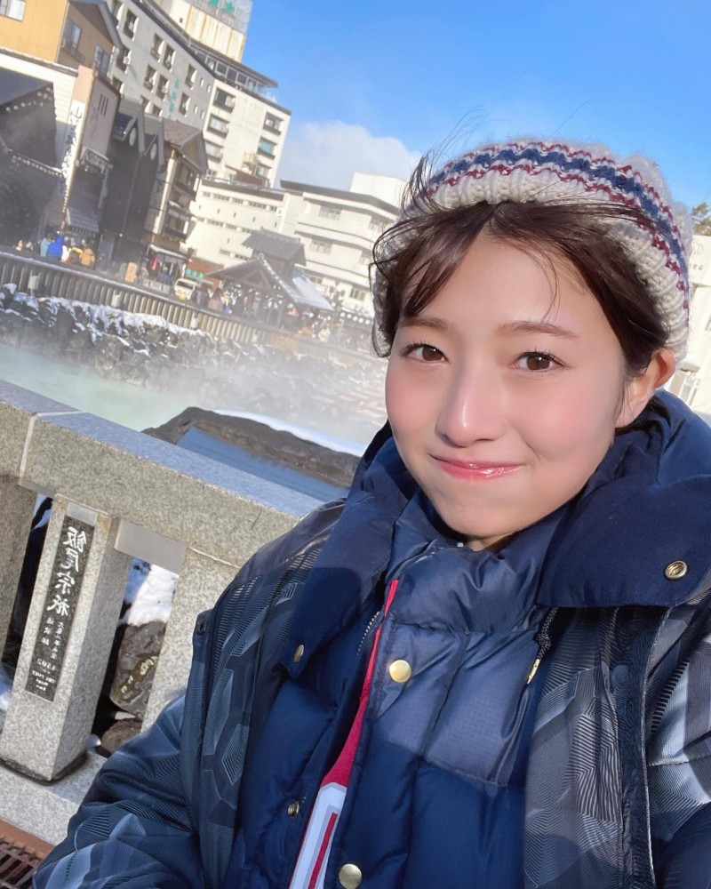 “一年前的今天,是发售日!”安部若菜超可爱写真集花絮曝光