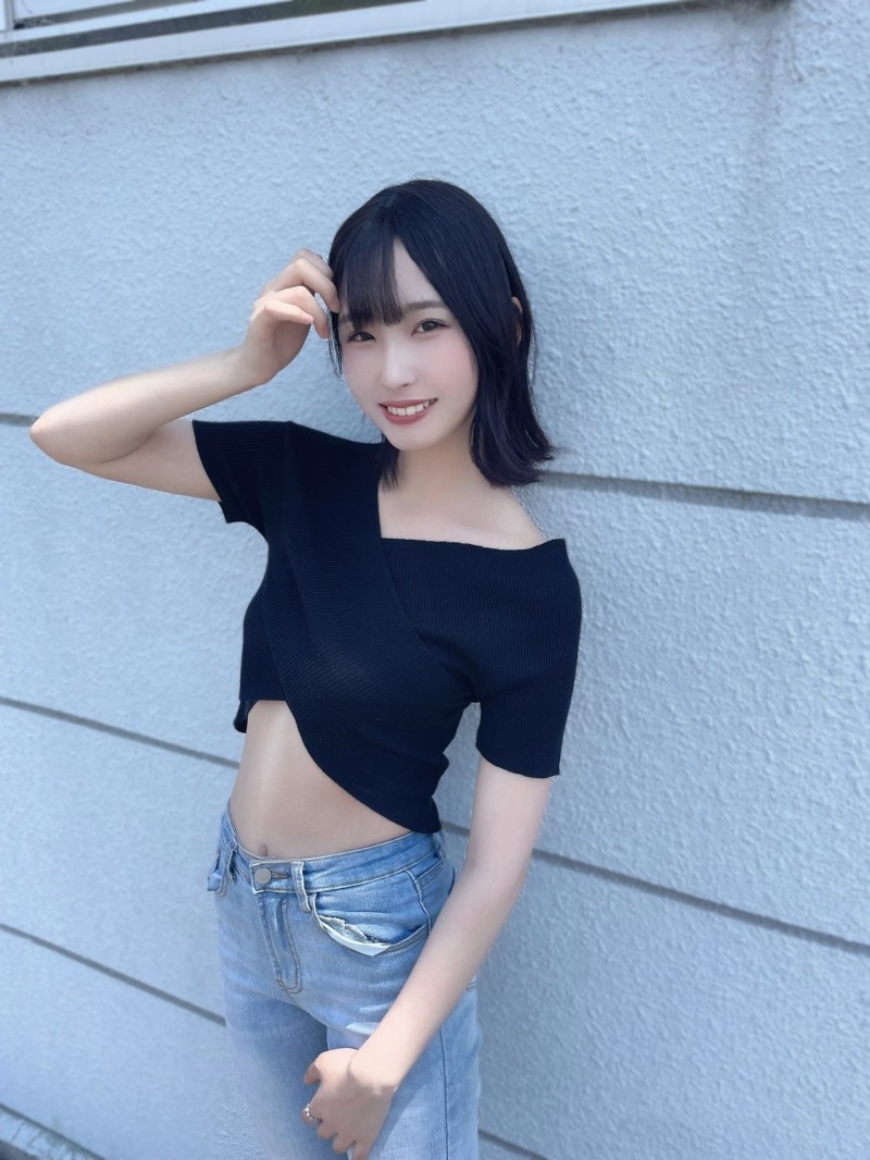 itotii正妹:慵懒风情有点撩!游泳解禁《冲侑果》纤瘦小女人完成写真集拍摄梦想!