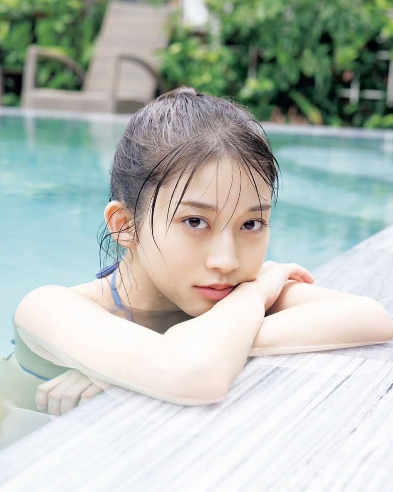 早安少女组偶像又脱了!牧野真莉爱 24 岁生日发行《 Maria 24 tuoi 》取景越南,第 10 本个人写真令粉丝超期待!