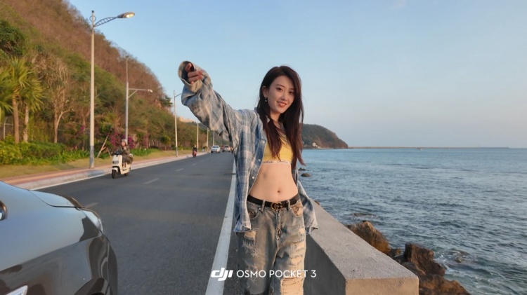 无畏契约主持唯嘉分享照片:我不想拥有海,我想要变成海