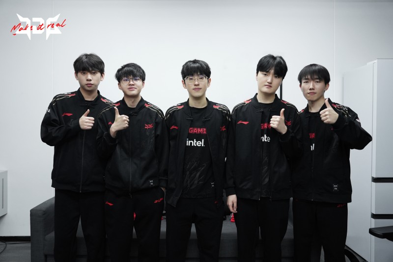 JDG发文告别第一阶段:不改向前之心,带着坚定的信念,我们第二赛段再见!