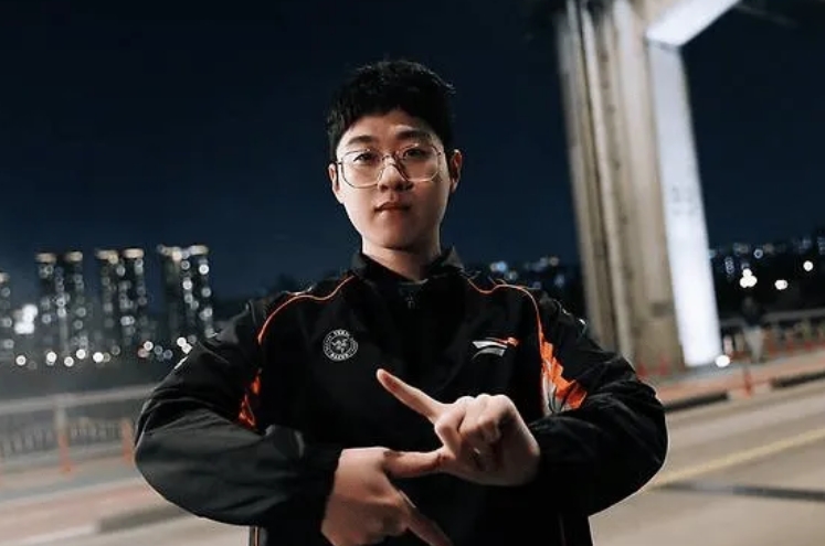 依旧点赞对手!Zeus:对369有很多期待,确实是一位非常出色的选手