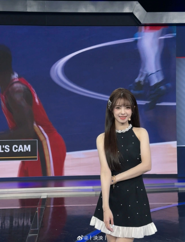 主持泱泱晒照:累到昏厥 下班直接躺平睡觉