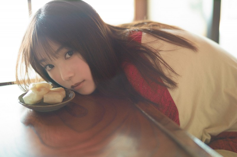 乃木坂46与田祐希、在和室躺着的可爱的放松姿态