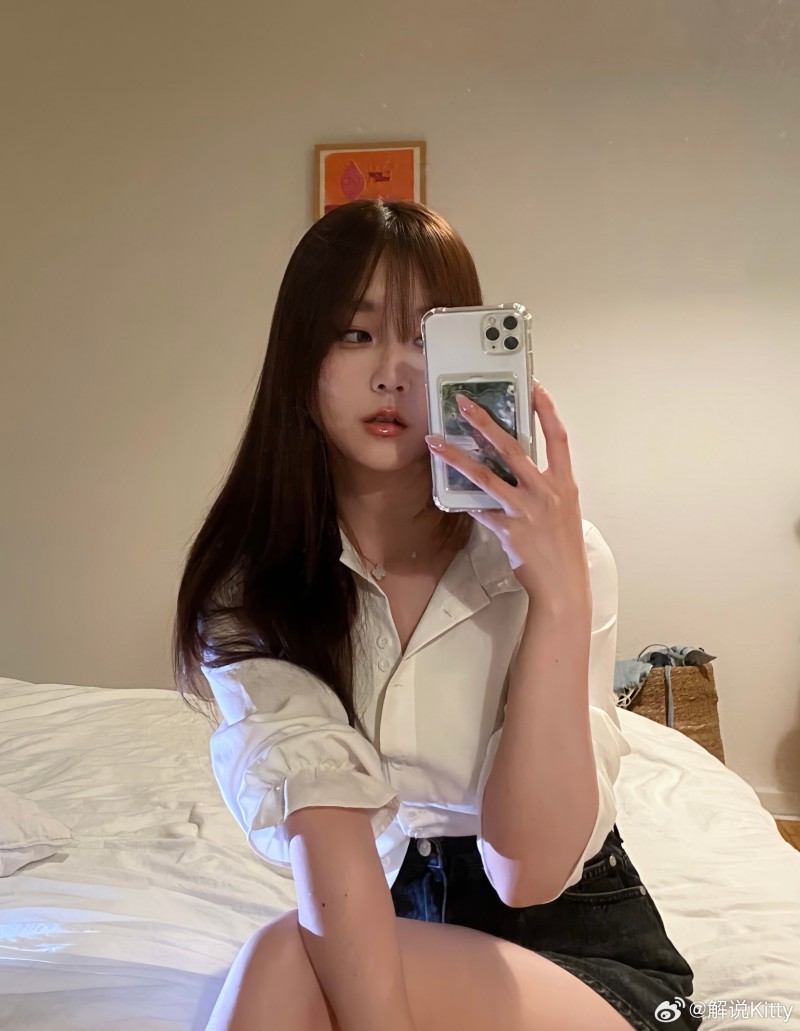 你的老肩也巨滑?前英文流解说Kitty晒照:早睡早起