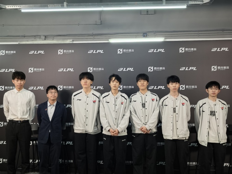 AL赛后群访 Tabe教练：最重要的是要保持我们在游戏理解上的更新