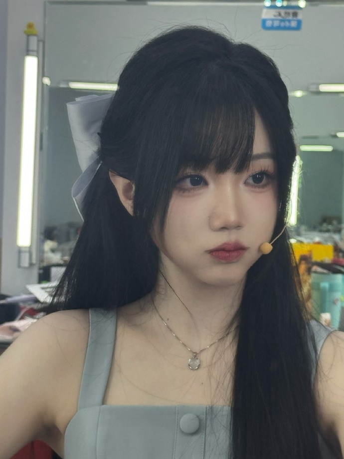 可爱捏🥰主持人十月晒照：《纳尔的369》