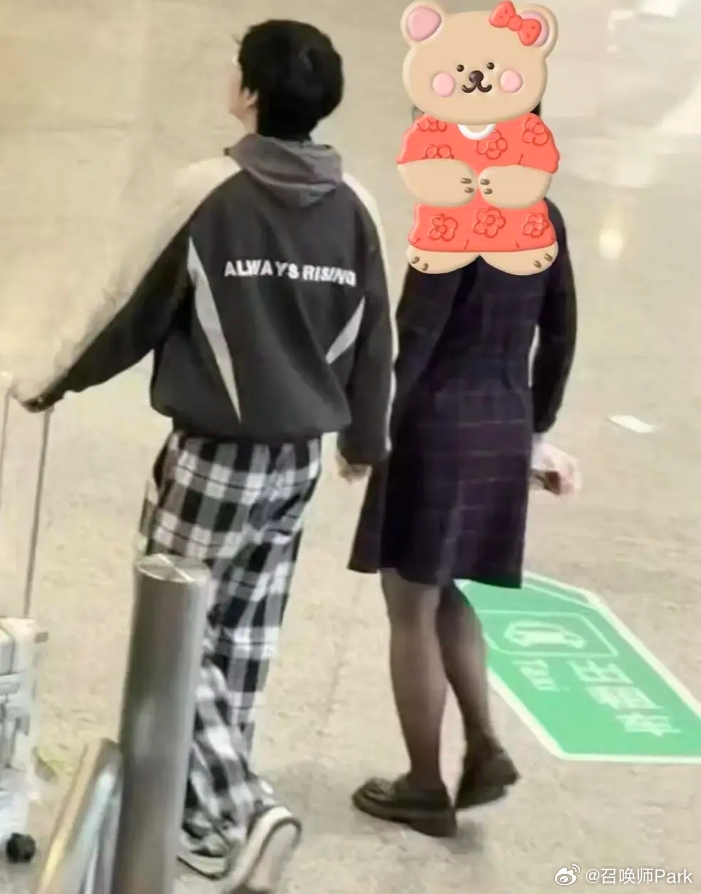 这么变态😨Jiejie恋情曝光 妈妈介绍的女粉丝 心理取向疑似糙烂jiejie