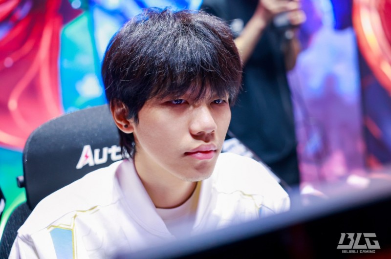 这回队里想踢谁就踢谁！ON两局完美开团出色表现带队取胜