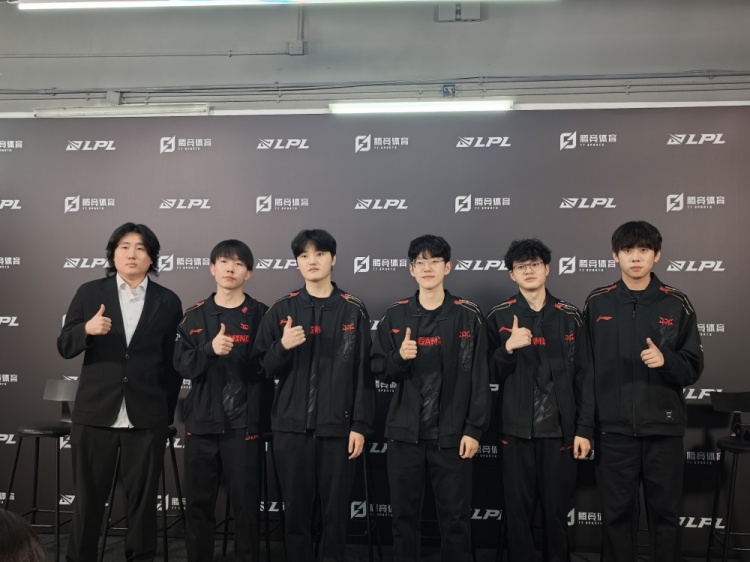 JDG赛后群访 教练:执教JDG的目标就是想拿一次冠军