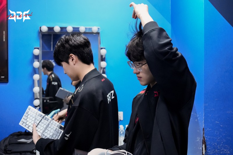 急坏Scout、Peyz粉丝了!JDG超话怒斥3位中国选手:把韩国人当日本人整