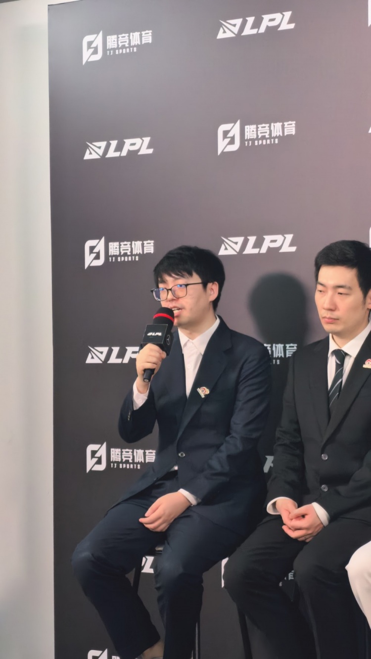 茂凯来听听你的BP是怎么被爆的!WBG教练分析第一局拿下原因。