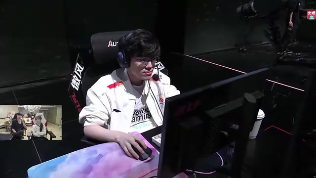 姿态透露WBG还要换辅助：WBG还差一块拼图，拼上去就无敌了！