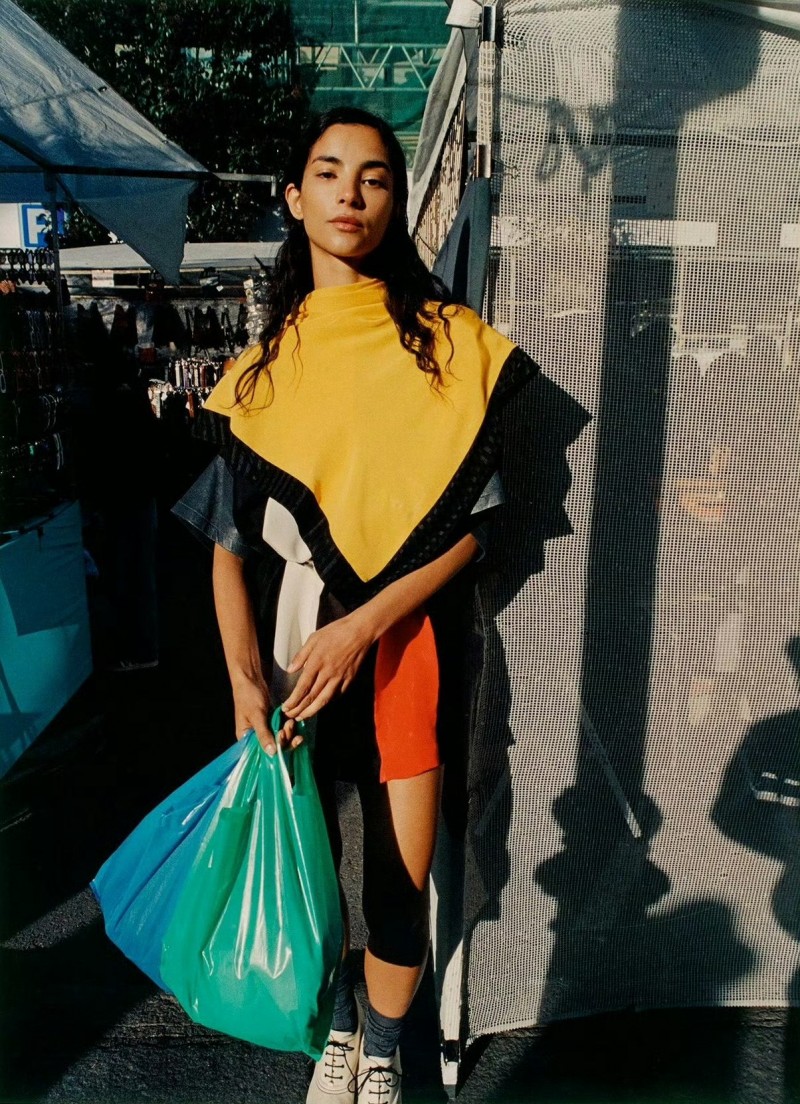 Vogue Spain April 2025，马德里的拉斯特罗跳蚤市场💛🔥