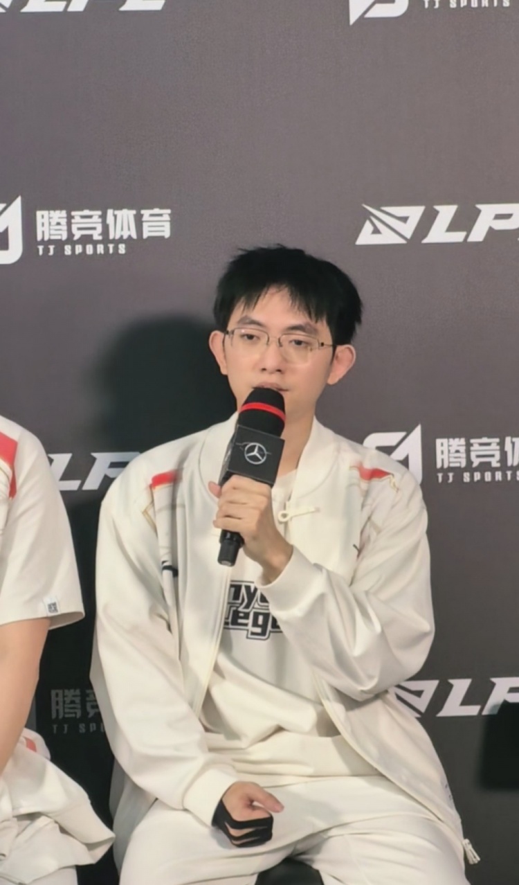 打过才有发言权!圣枪哥:如果不选优势对线 跟姜哥打对线很吃力