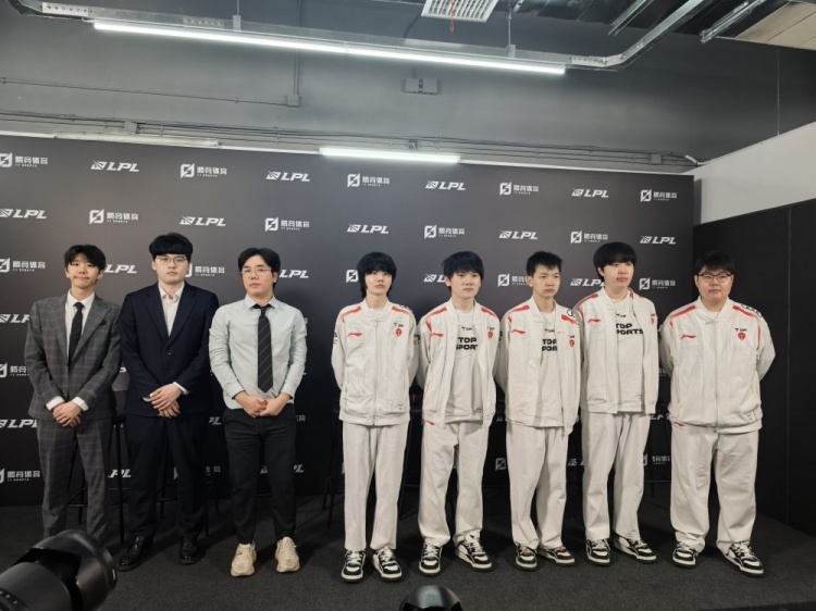 TES赛后群访 哥哥:最后一把就算是我可能也会选机器人