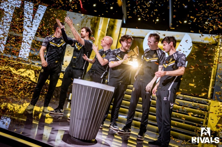 百日不败舍我其谁！小蜜蜂战胜Falcons连续5届赛事夺得冠军