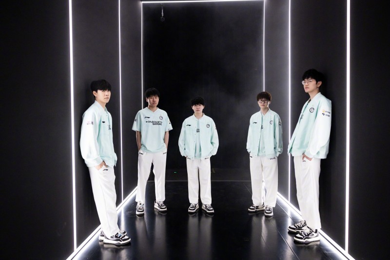 横扫饥饿做回自己😊iG迎来四场连败后的首个大场胜利!