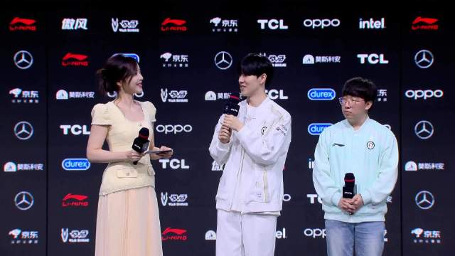 终于练出来了！Shy哥赛后采访全程说中文：说实话，五杀没感觉