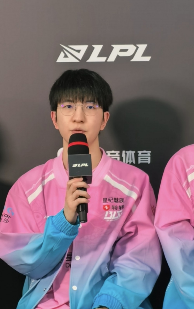 之前是谁不团队？Elk：我们越来越像一个整体了