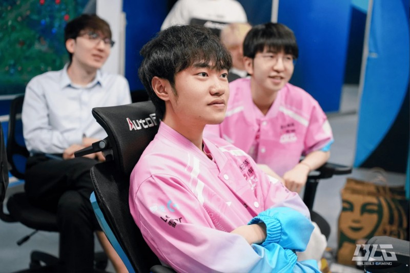 完全释放！北川加盟BLG后Knight的KDA高达8远高于之前的5