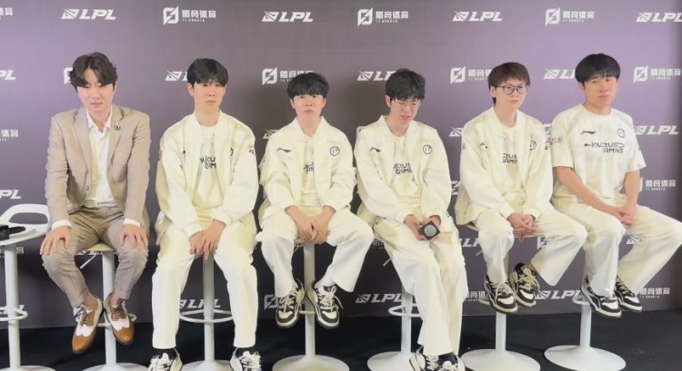 iG赛后群访 教练:今天大家在交流上做的特别好