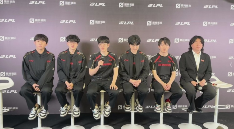 JDG赛后群访 教练：很满意今天比赛表现 继续保持去面对后续比赛