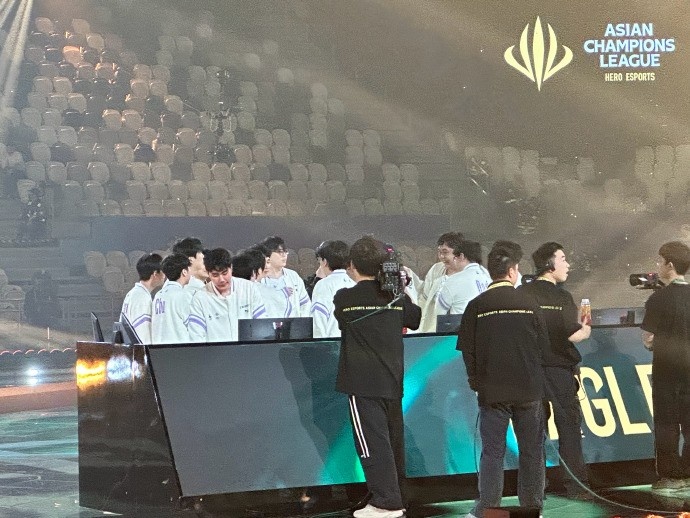 糟糕的回忆🥲老头杯韩国猛虎赛区夺冠 中国主场的比赛LCK没输过